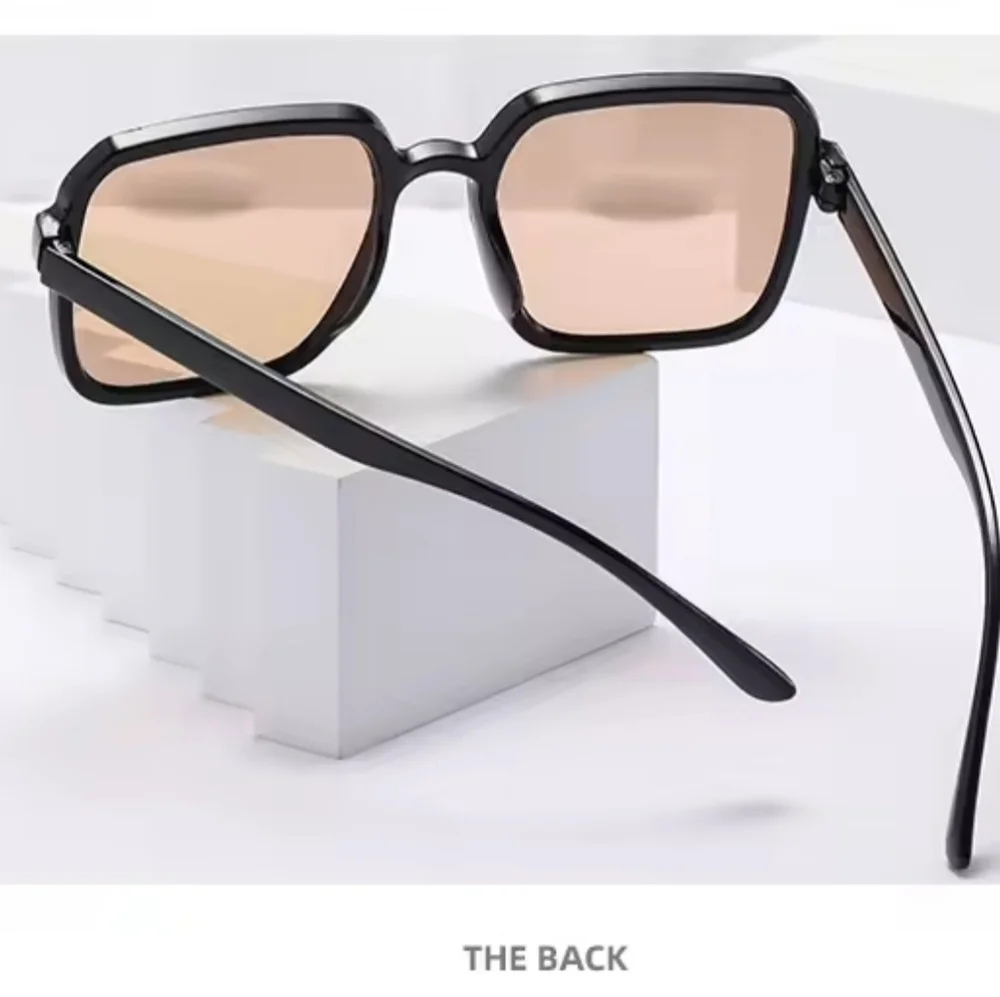 Unisex Chic Black Square Sunglasses With Champagne Lenses